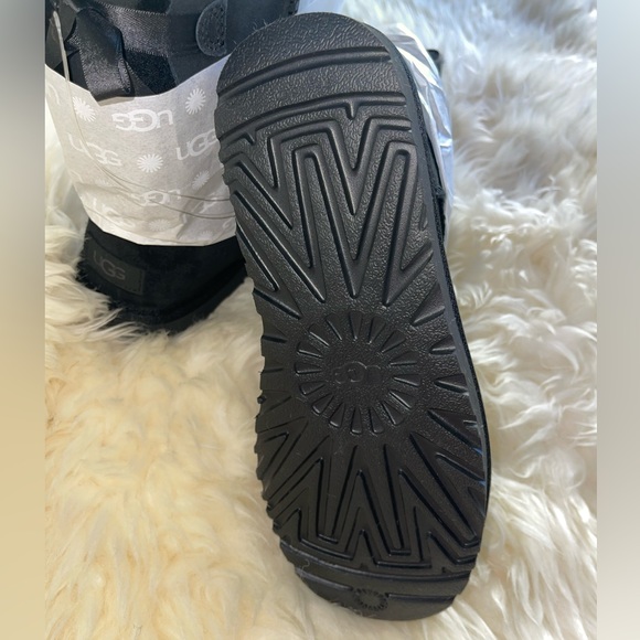 UGG Women's' Bailey Bow II Boot, Black - Picture 11 of 11